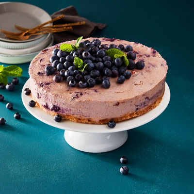 Raw blueberry cake 