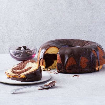 Low-sugar marble cake