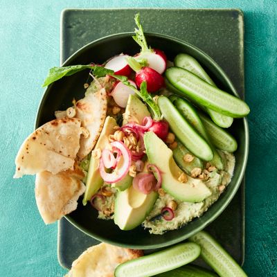 Green hummus salad