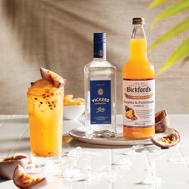 Pineapple & Passionfruit Gin Fizz