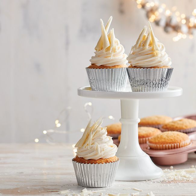 White Christmas Cupcakes 