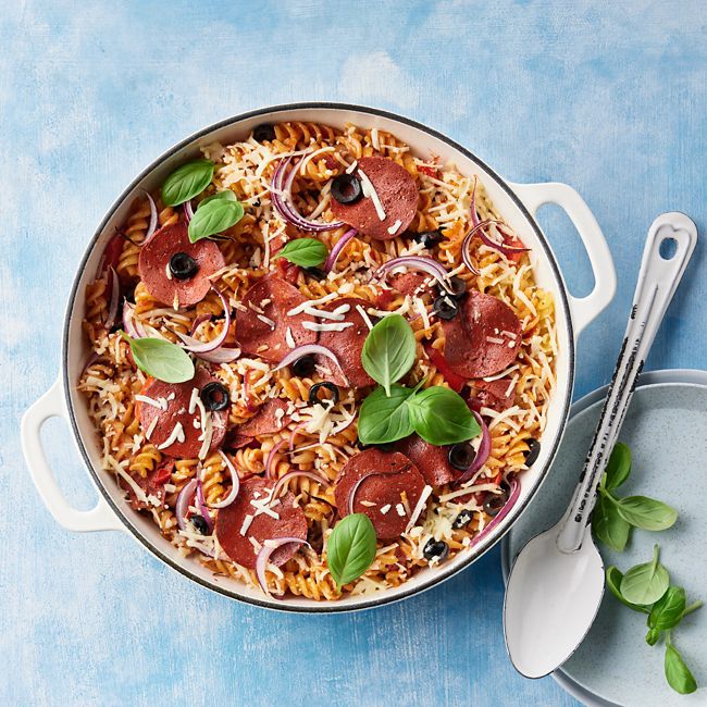 Vegan Pepperoni-pizza Pasta Bake