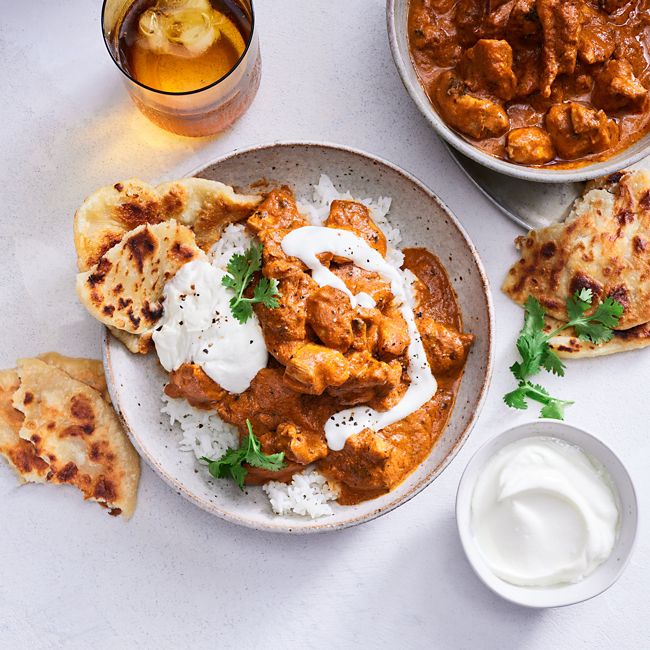 Butter Chicken with Yoghurt Naan