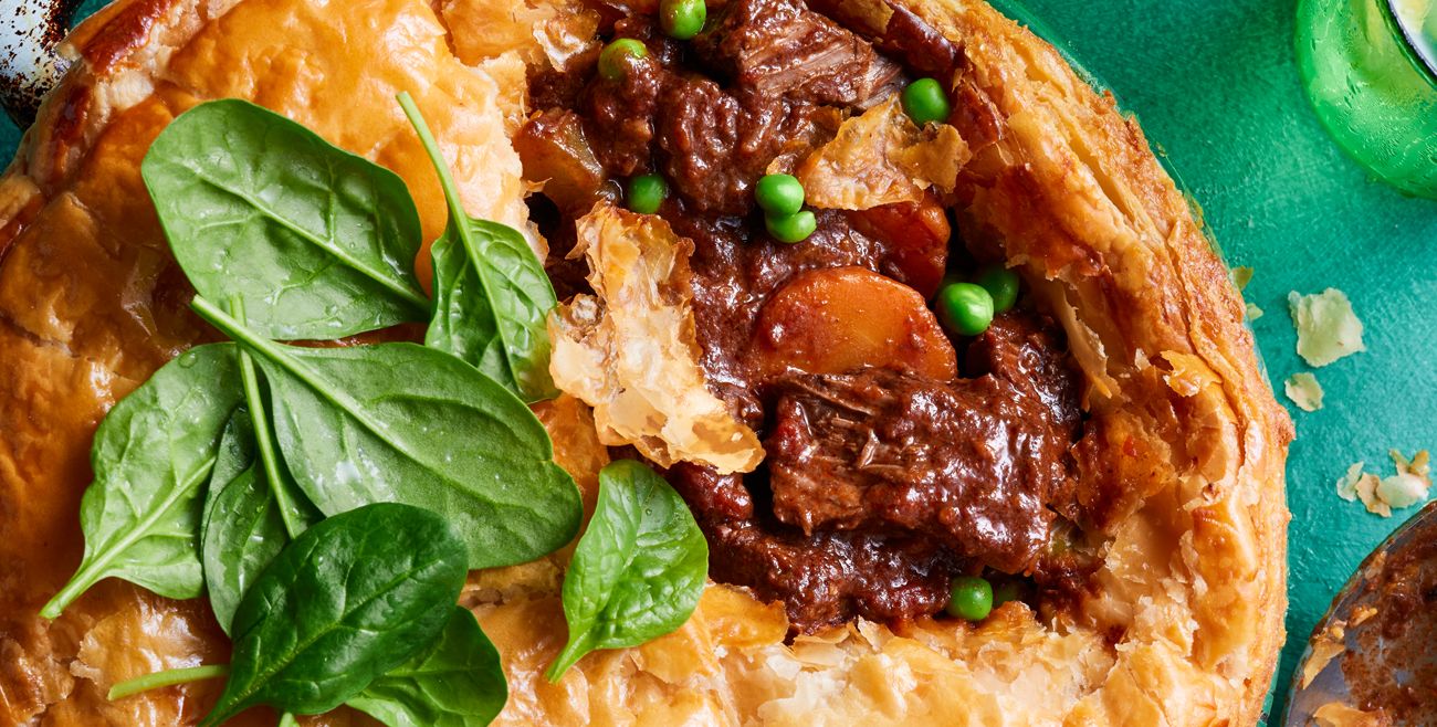 Beef bourguignon pie
