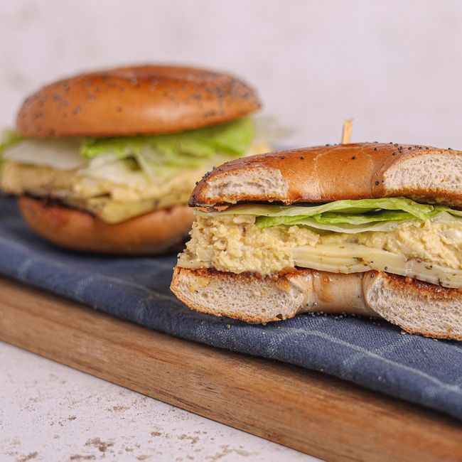 Hummus, Smoked Cheese & Iceberg Bagel
