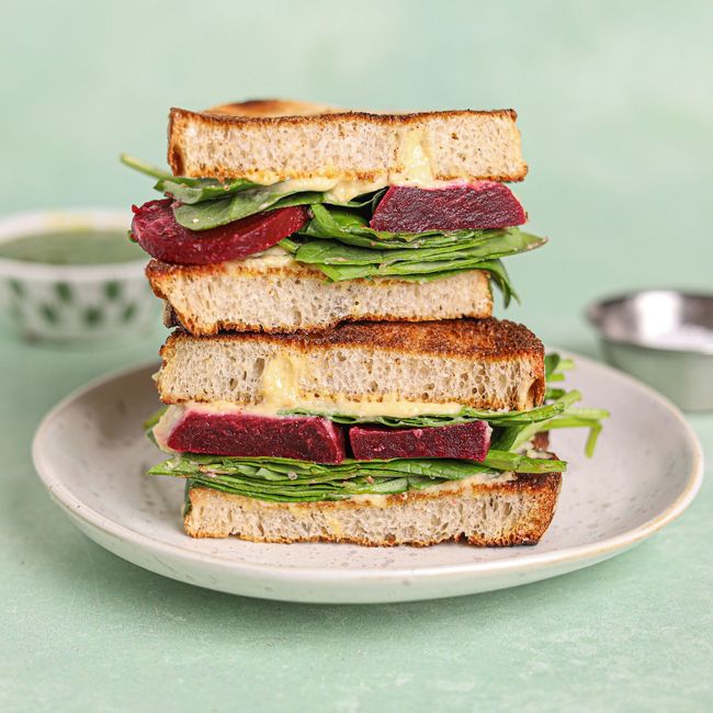 Hummus, Spinach & Beetroot Sandwich