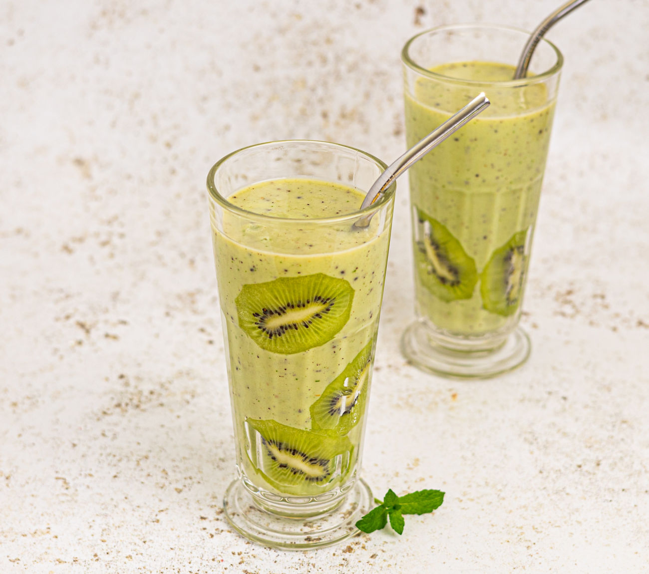 Pear & Kiwi Smoothie Recipe | Woolworths