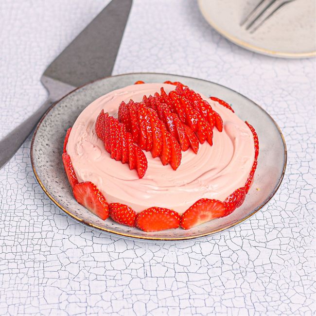 Classic Strawberry Cheesecake