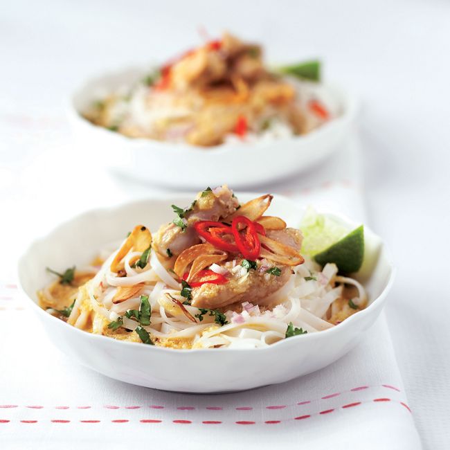 Burmese Chicken Noodle Curry
