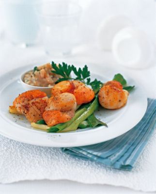 Scallops With White Bean Pura