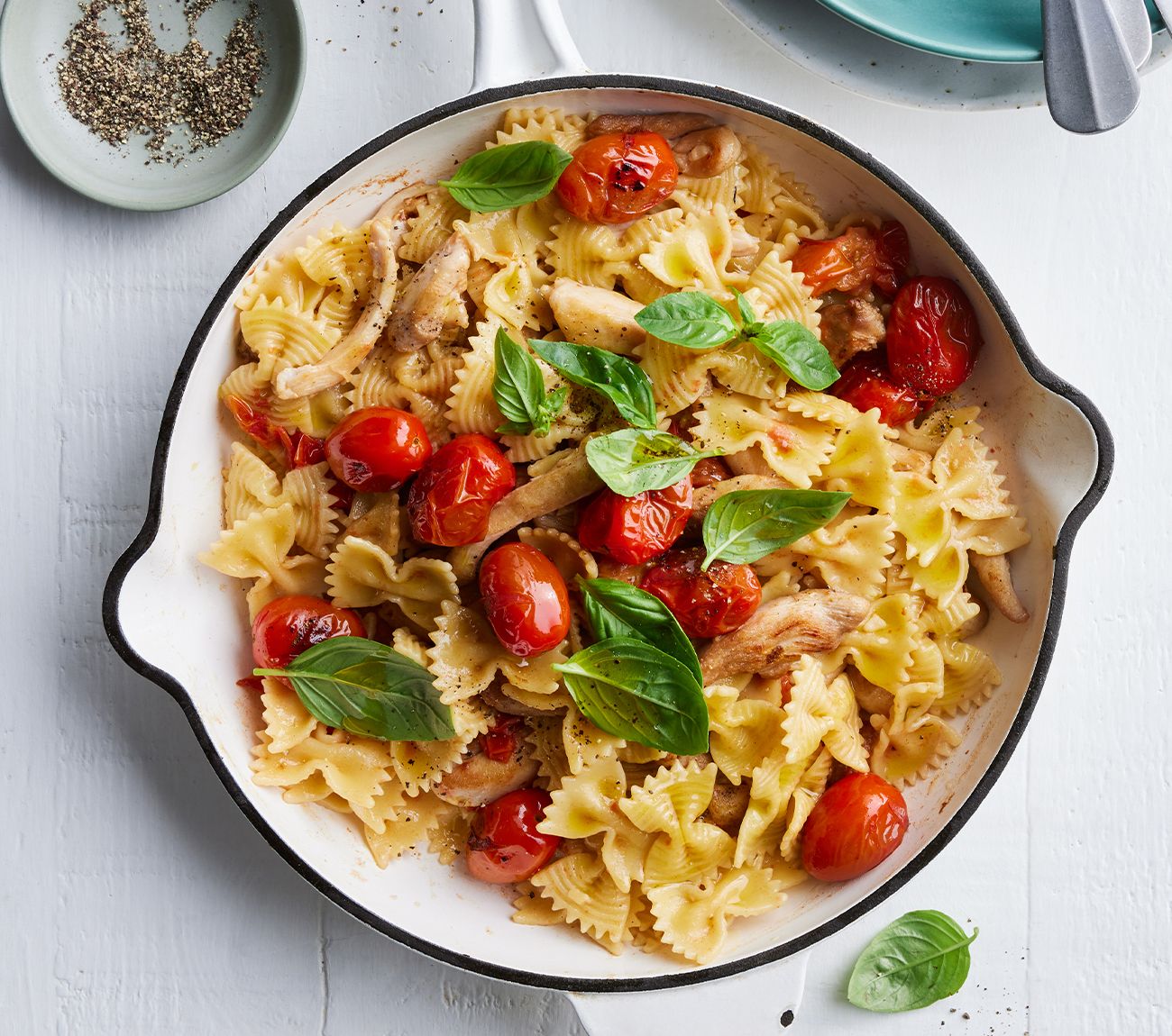 Easy Tomato & Chicken Pasta Recipe | Woolworths