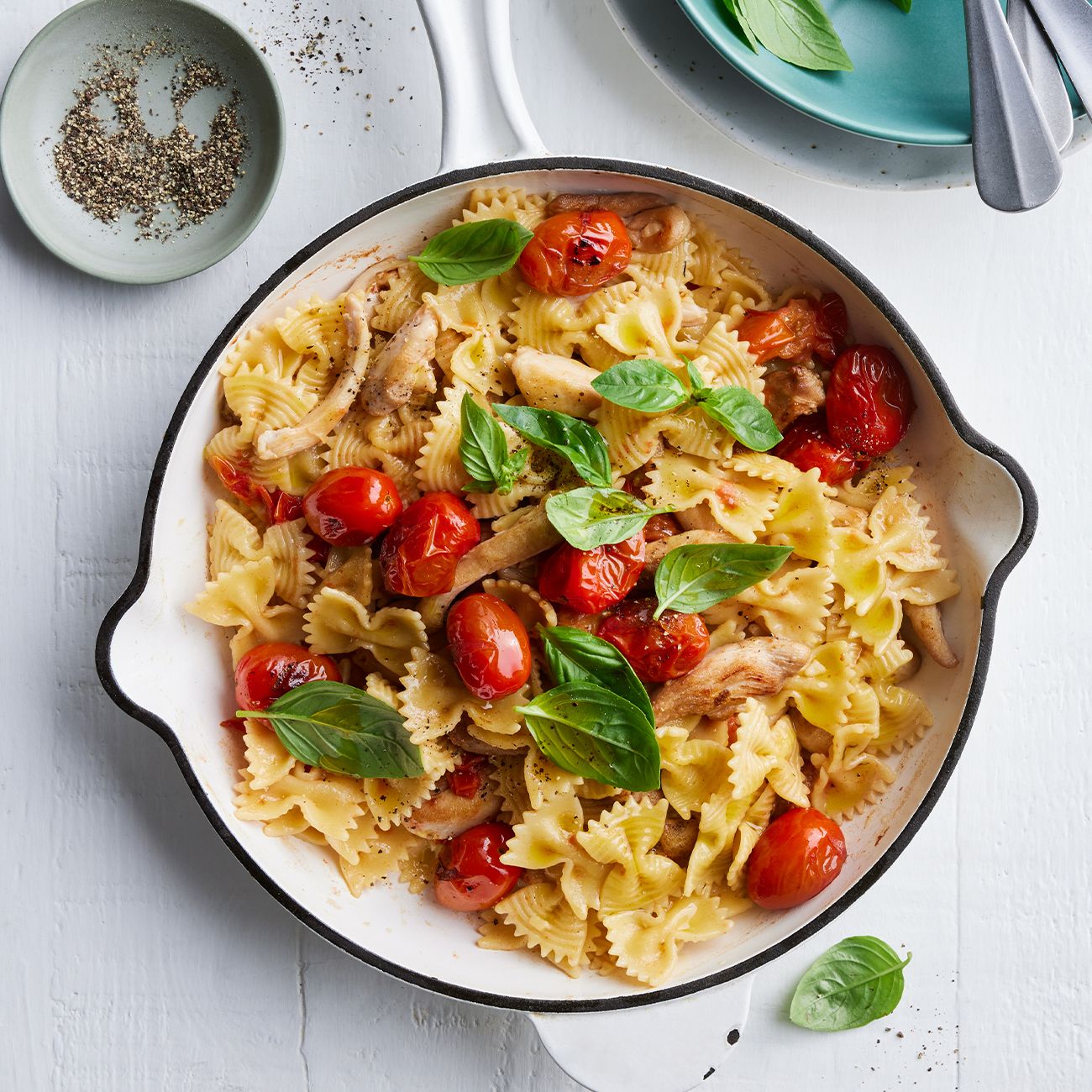 Easy Tomato & Chicken Pasta Recipe | Woolworths