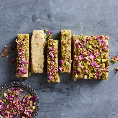Pistachio & Rose Helva