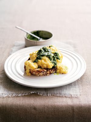 Pesto Scrambled Eggs