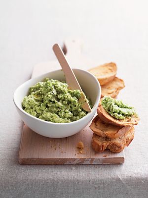 Crostini With Pea & Ricotta Pesto
