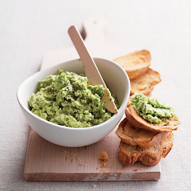 Crostini With Pea & Ricotta Pesto