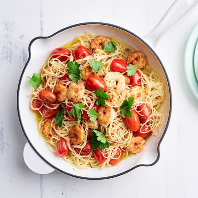 Quick garlic-infused tomato & prawn pasta