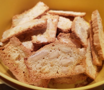 Zesty almond bread biscuits