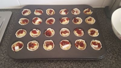 Chicken cranberry brie bites