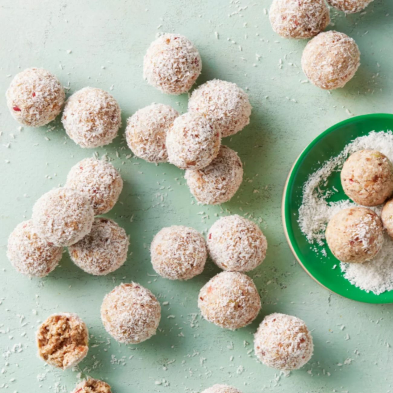 Apple & cinnamon bliss balls