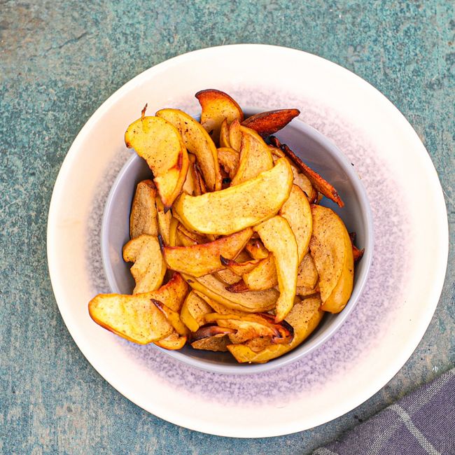 Apple & Cinnamon Crisps