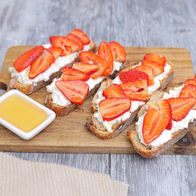 Balsamic Strawberry Ricotta Toast