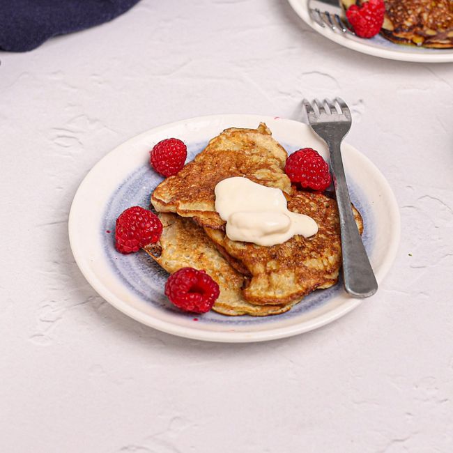 Banana Oat Pancakes with Vanilla Yoghurt