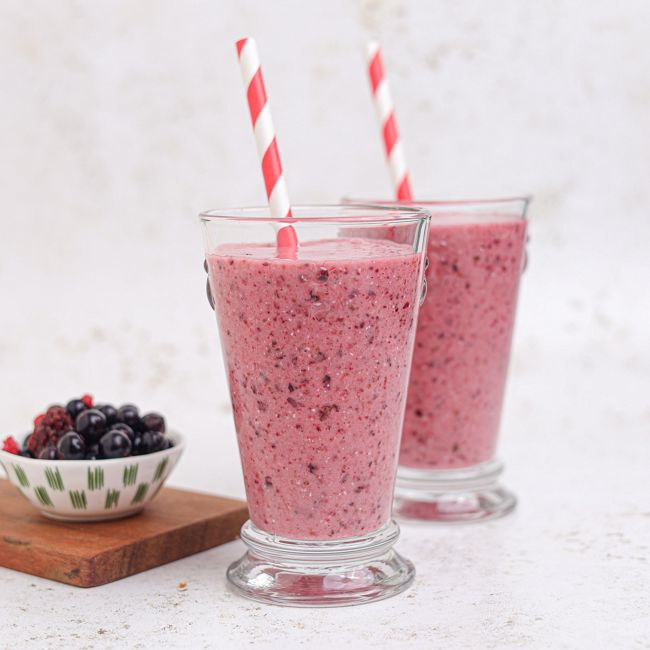 Berry, Kefir & Oat Smoothie