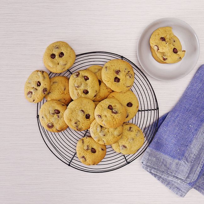 Simple Choc Chip Cookies