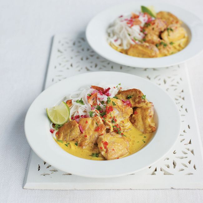Burmese Coconut Chicken & Rice Noodle Curry