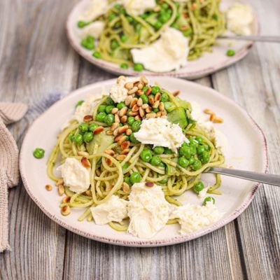 Burrata, Pea & Pesto Fettuccine