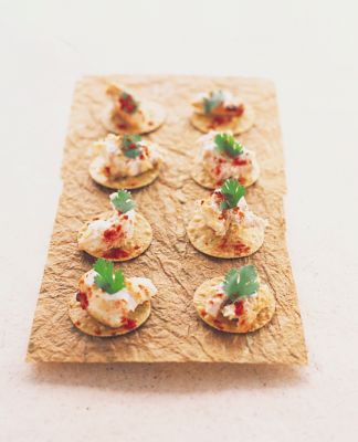 Mini Poppadoms With Creamy Chicken Tikka