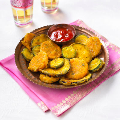 Spiced Vegetable Pakoras With Tomato & Ginger Dipping Sauce