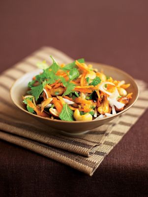 Aromatic Carrot & Mixed Nut Salad