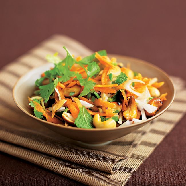 Aromatic Carrot & Mixed Nut Salad