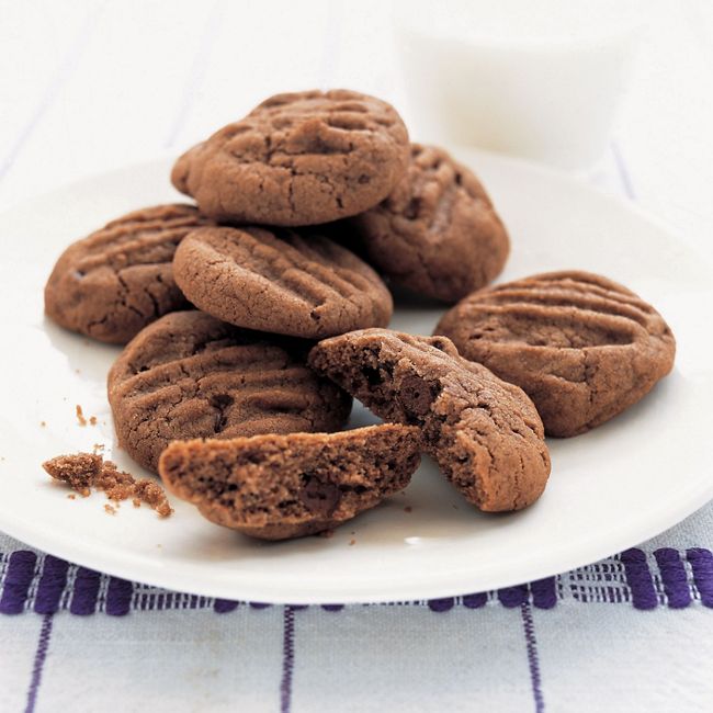 Almond & Vanilla Chocolate Chip Cookies
