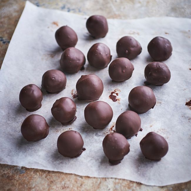 Rolling & Dipping Truffles