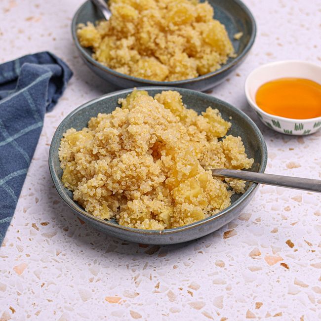 Cinnamon & Apple Quinoa Porridge