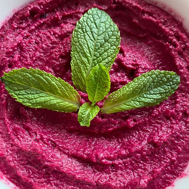 Simple Beetroot Hummus
