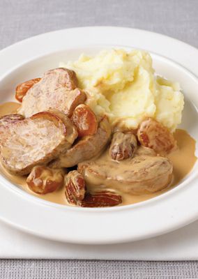 Caramelized Pork Tenderloin With Pecan Nuts & Apricots