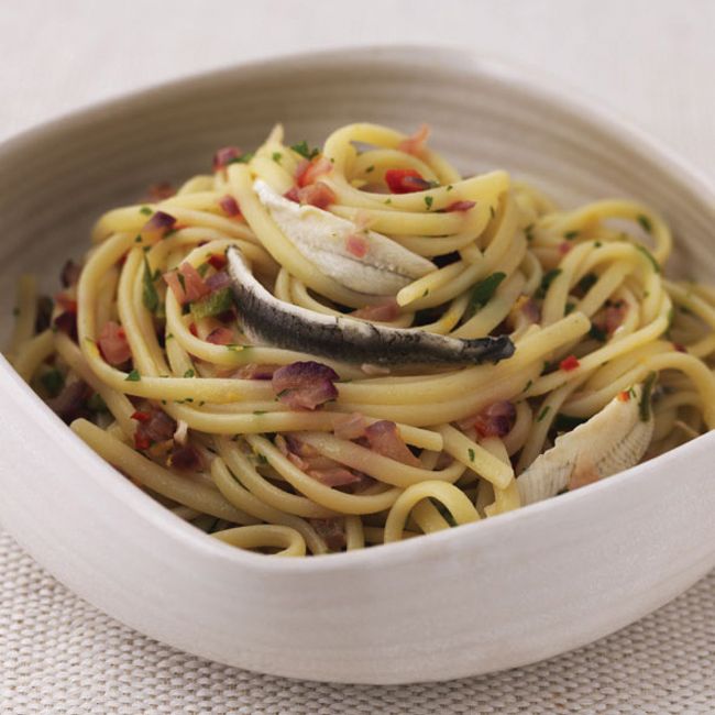 Pasta With Anchovies, Chilli, And Lemon