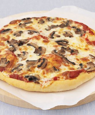 Pizza With Mozzarella & Mushrooms