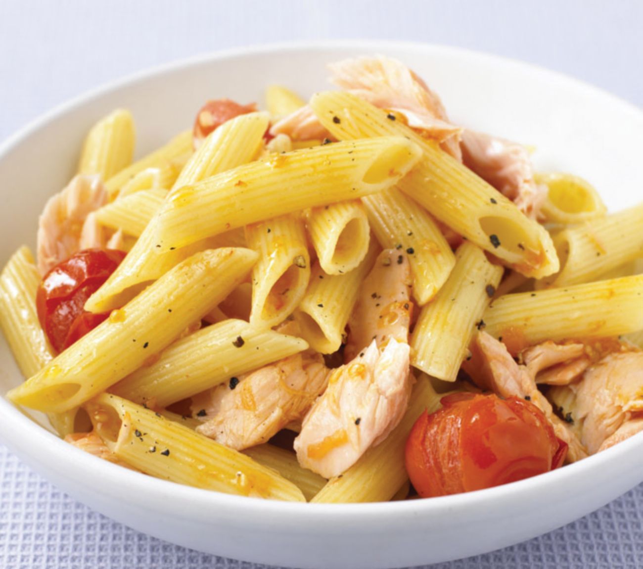 Esitellä 98+ imagen salmon pasta recipe tomato abzlocal fi