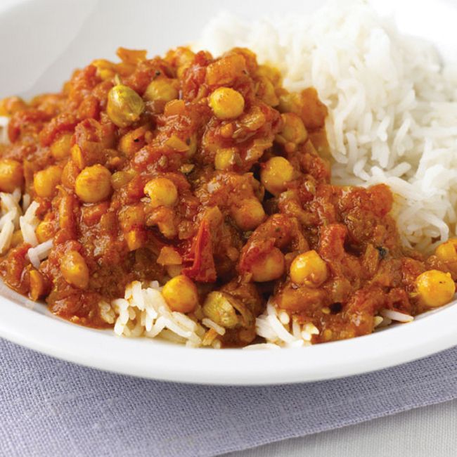 Chickpea Curry With Cardamom
