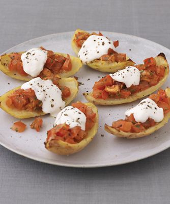 Potato Skins With Spicy Tomato Sauce