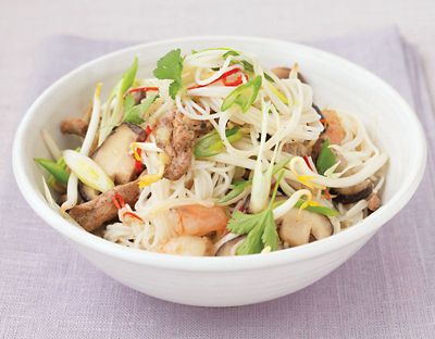 Singapore Noodles With Shrimps & Pork