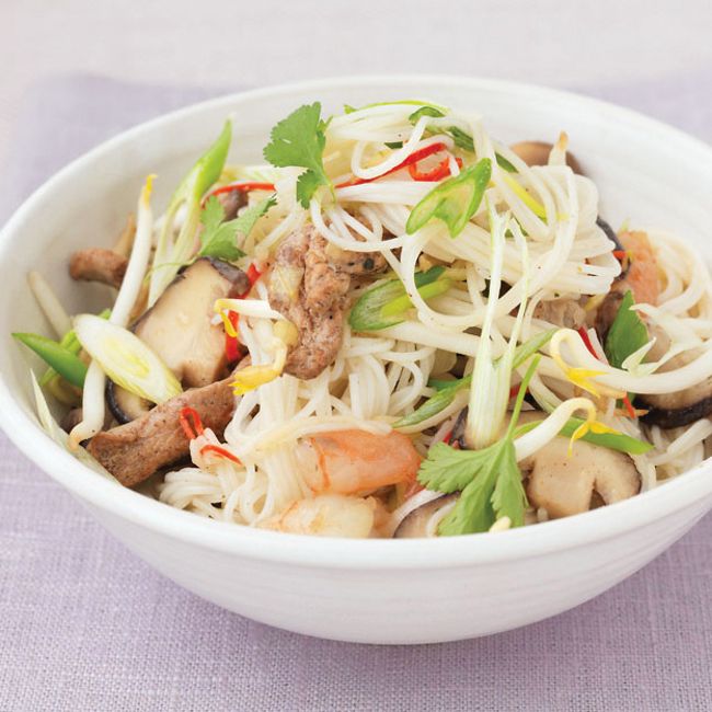 Singapore Noodles With Shrimps & Pork