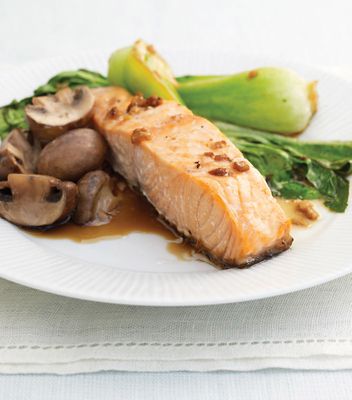 Salmon With Mushrooms & Pak Choi