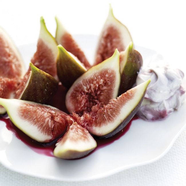 Fresh Figs With Cassis Cream