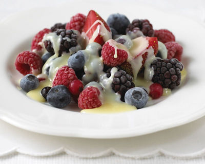 Mixed Berries With White Chocolate Sauce